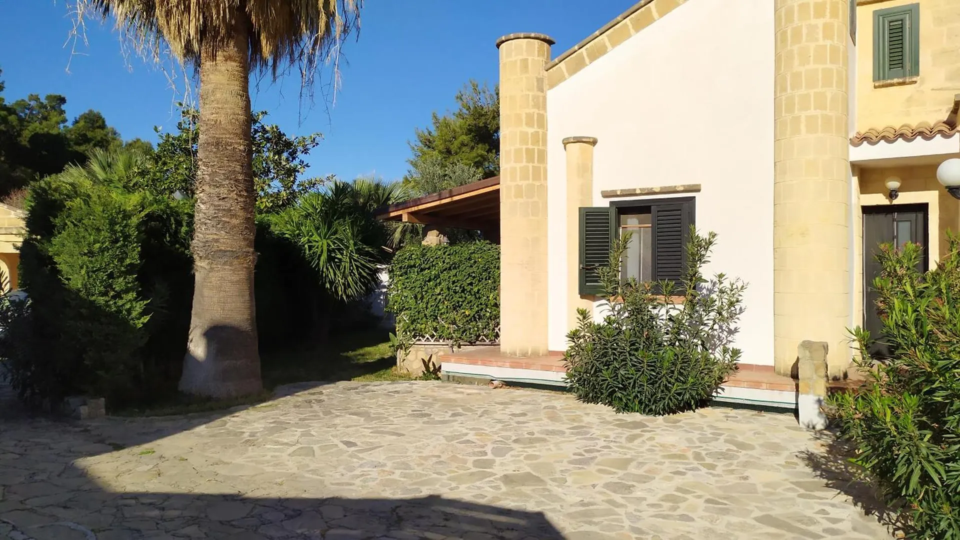 Villa Con Giardino Sul Lungomare Campofelice Di Roccella 0*,  Italien